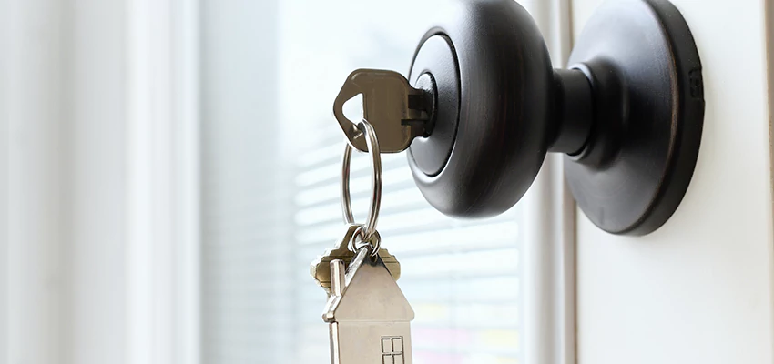 Bifold Door Knob Replacement in Bell Gardens, California